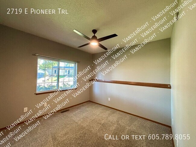 Building Photo - 2719 E Pioneer Trail