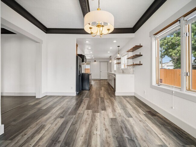 Building Photo - Beautiful 3BR Home with 2.5 Baths in North Spokane