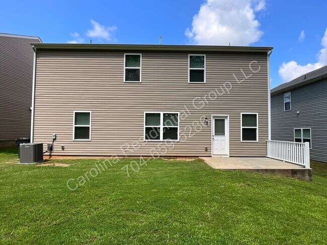 Building Photo - 9143 Magnolia Lily Ave