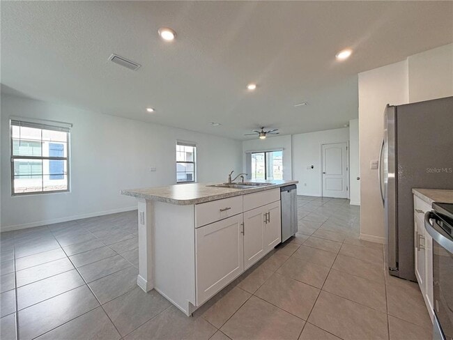 Building Photo - 1719 Walnut Crk Dr