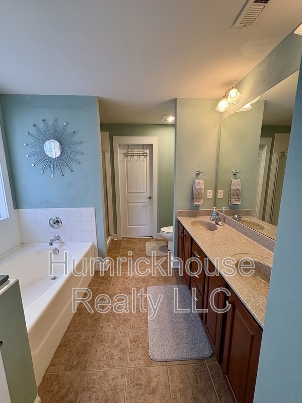 Building Photo - 515 Dubois Court