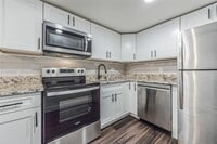 Building Photo - 480 NW 20th St