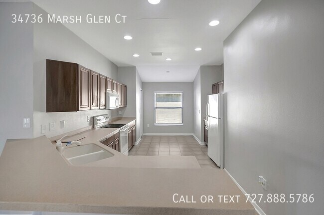 Building Photo - 34736 Marsh Glen Ct