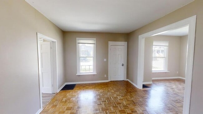 Building Photo - 716 Pearl St