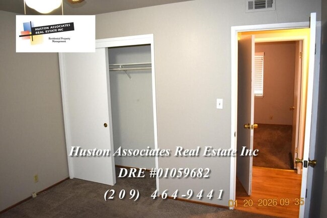 Building Photo - 7120 Inglewood Ave