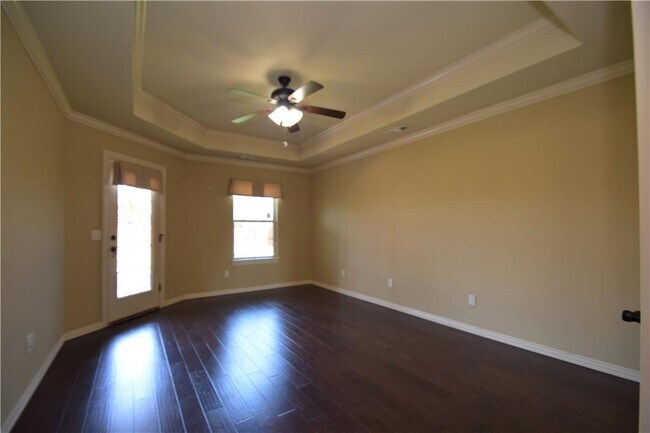 Building Photo - 3902 SW Flatrock Ave