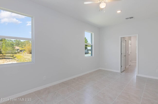 Building Photo - 1808 Pirate Ave SE