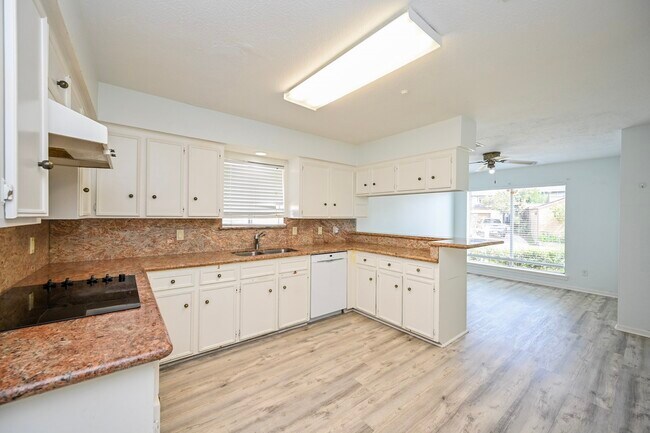 Building Photo - 7735 Quail Meadow Dr