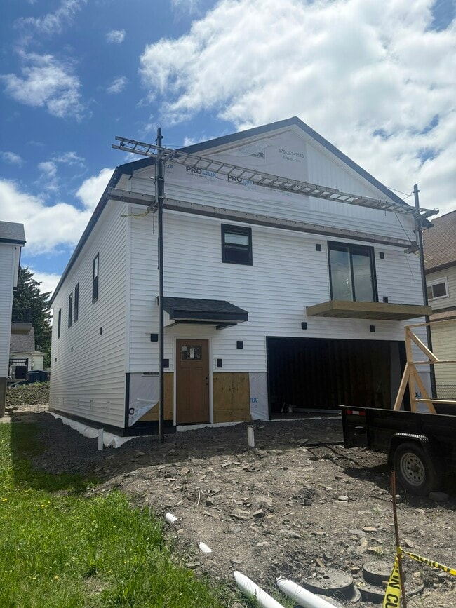 Primary Photo - 1109 S Webster Ave