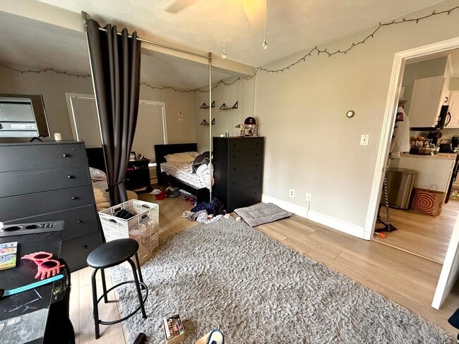 Building Photo - 15 Putnam St