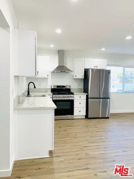 Building Photo - 5263 Riverton Ave