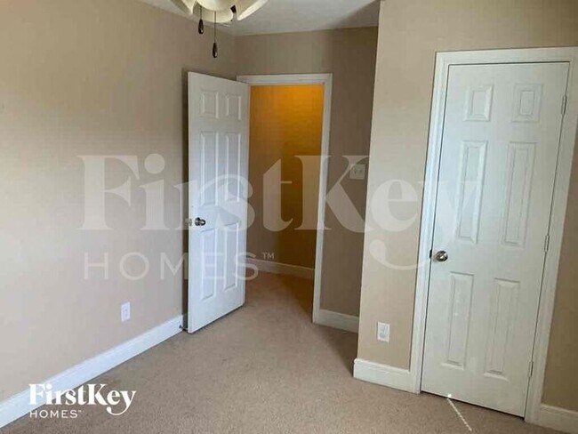 Building Photo - 607 Lentisco Dr