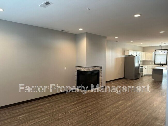 Building Photo - 308 Prairie Rose Trl