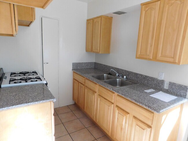 Interior Photo - Louise, 701