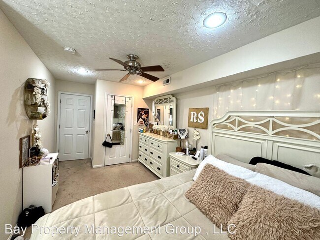 Building Photo - 3 br, 2 bath House - 1123 Race Street