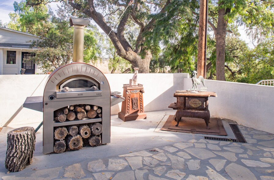 Building Photo - 2910 Hwy 154