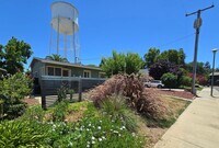 Building Photo - HOME FOR RENT