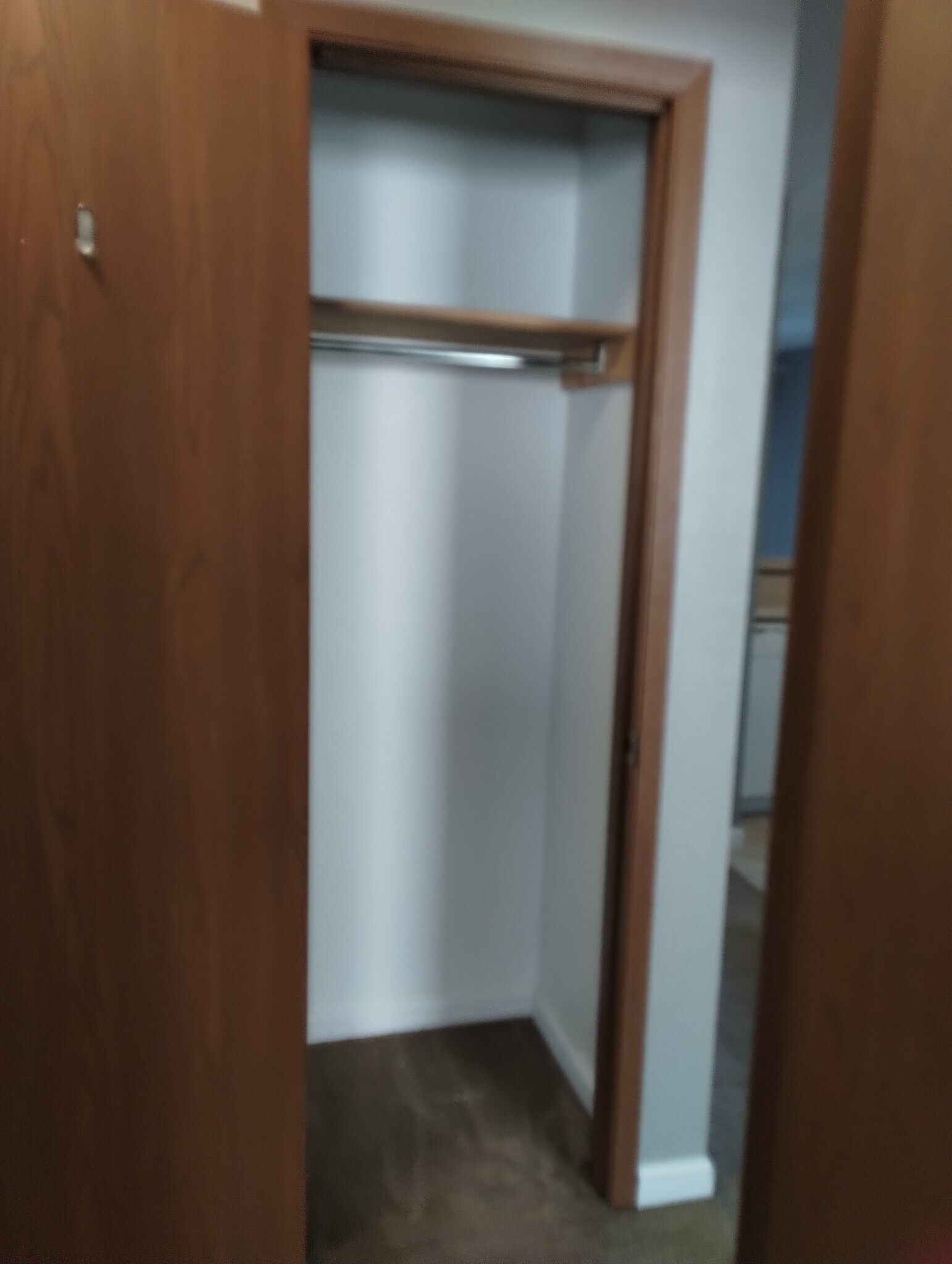 Building Photo - 303 Cedarview Ct