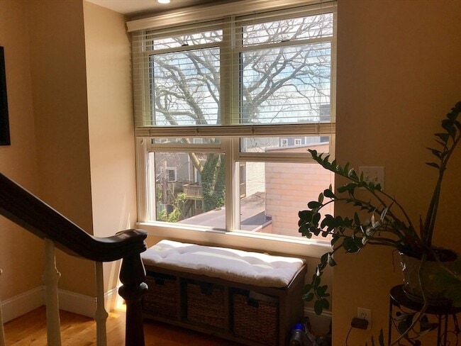 Building Photo - 360-362 Dorchester Street Unit 3