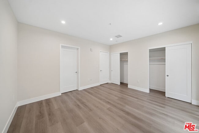 Building Photo - 1223 Hayworth Ave