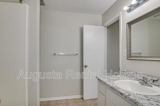 Building Photo - 169-A Petersburg Circle