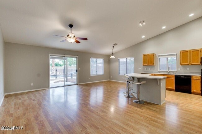 Building Photo - 8639 W Fullam St