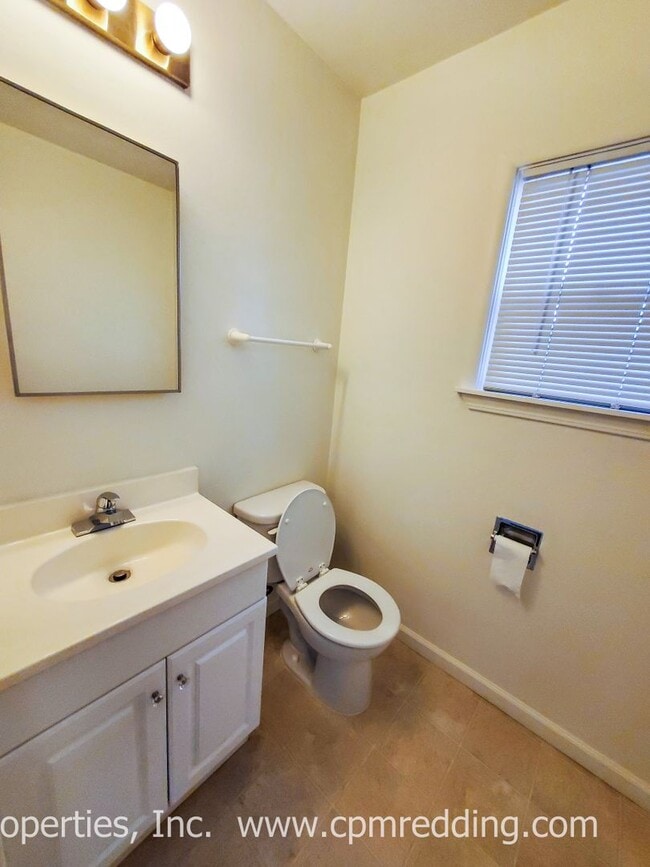 Building Photo - Garden Tract Charmer Coming Available March 20th! 2 Bedrooms plus Bonus Room