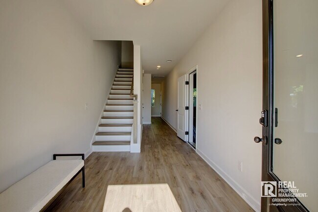 Building Photo - 5208 New Palm Ct