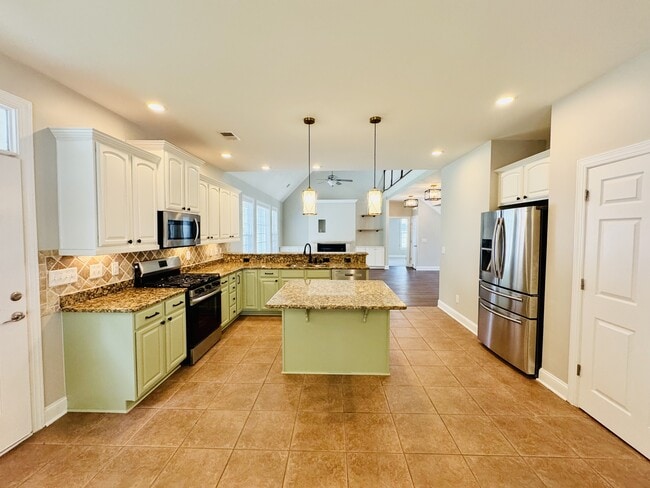 Building Photo - 3571 Brampton Dr