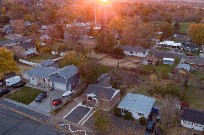 Building Photo - 4075 Jefferson Ave