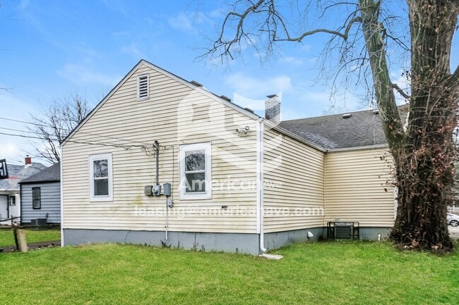 Building Photo - 3354 N Chester Ave