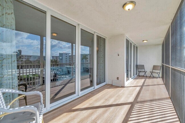 Building Photo - 1 Harbourside Dr