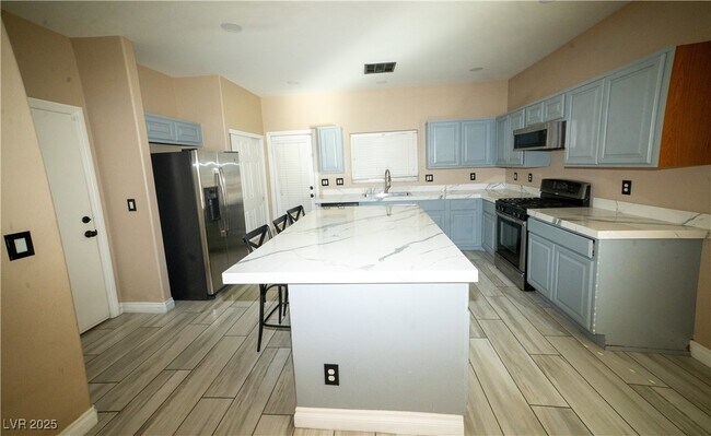 Building Photo - 1720 Dark Wolf Ave