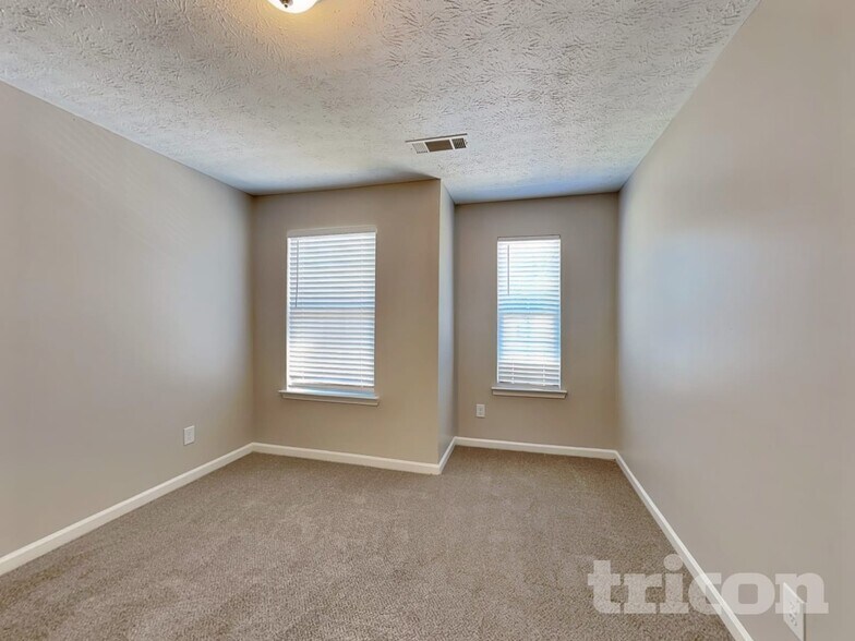 Building Photo - 201 Sandstone Dr