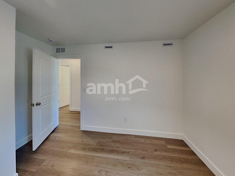 Building Photo - 10065 Abilene St