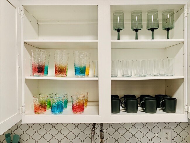 Building Photo - 411 Ulrich St