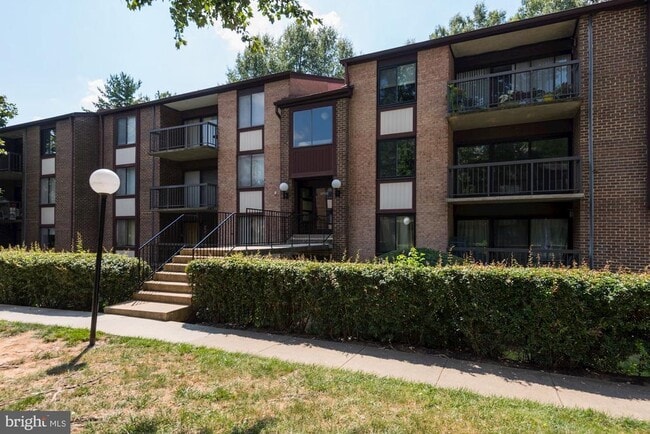 Primary Photo - 9708 Kingsbridge Dr