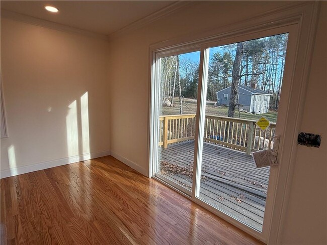 Building Photo - 739 Victory Hwy