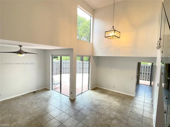 Building Photo - 3 br, 3 bath House - 5762 Fox Hollow Dr Apt C