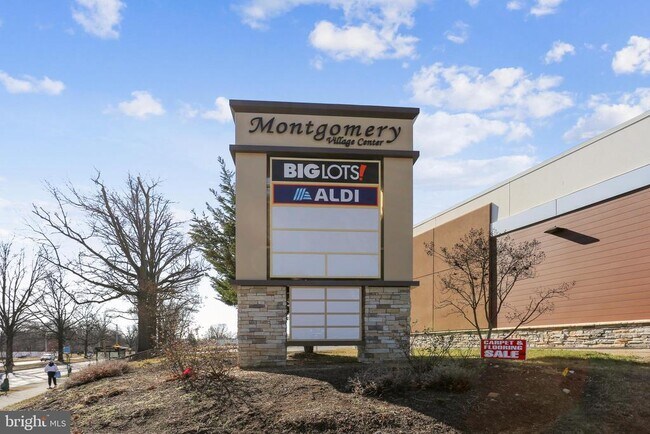 Building Photo - 19753 Grn Vlg Dr