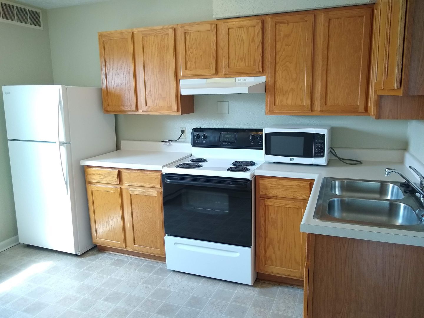 Building Photo - White Mountain - Residential