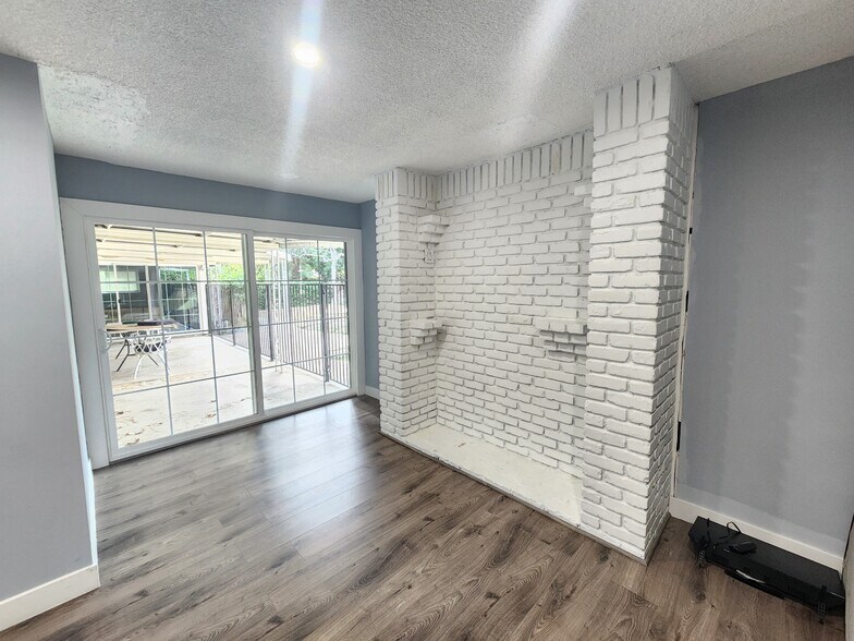 Building Photo - 11665 Babbitt Ave