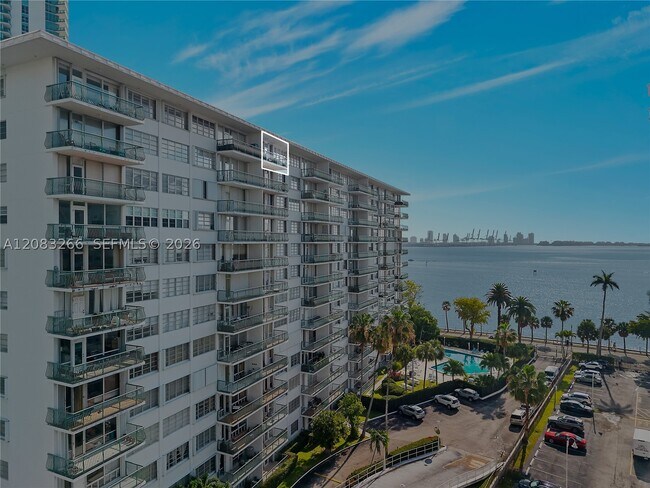 Building Photo - 1408 Brickell Bay Dr