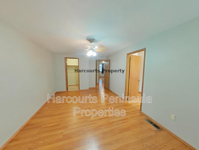 Building Photo - 3807 Maple Ave