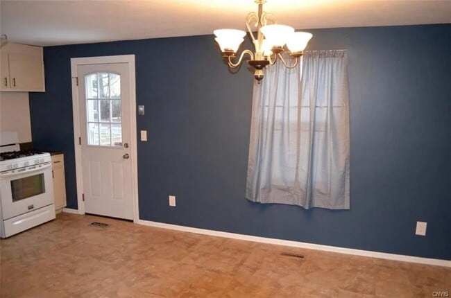 Building Photo - 8245 Elaine Cir