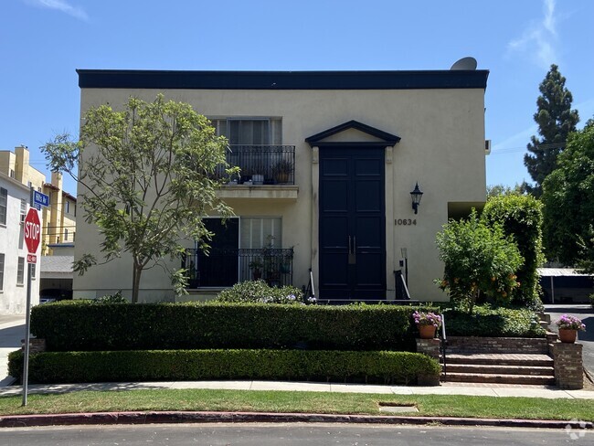 Building Photo - 10634 Holman Ave