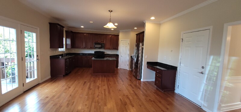 Building Photo - 2 Dansford Ln