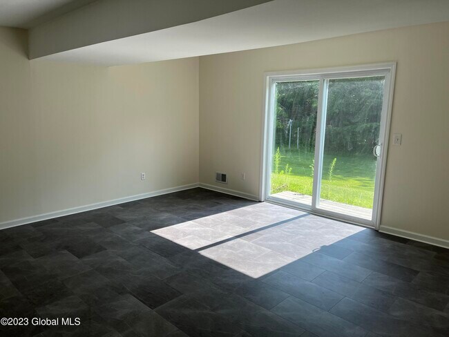 Building Photo - 202 N Nassau Rd