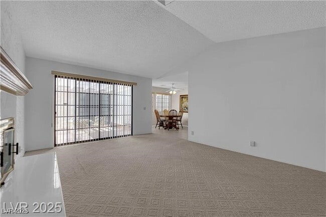 Building Photo - 2004 Canterbury Dr