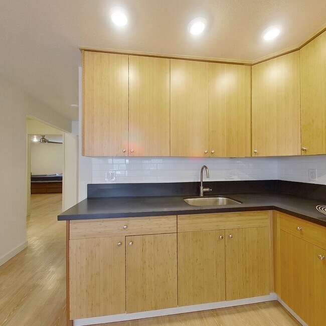 Building Photo - 2437 Piedmont Ave